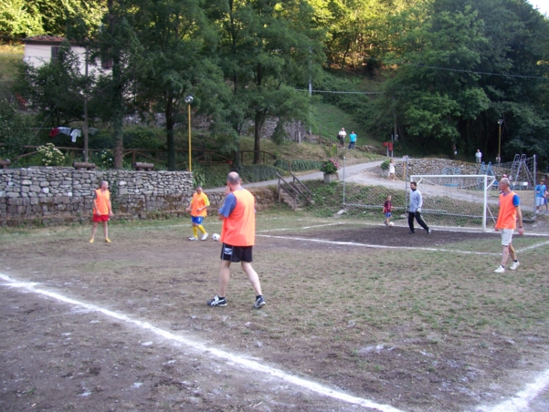  Image name: Calcio15.jpg 
 width: 601 pixel 
 height: 452 pixel 
 Size: 289129 bytes 
 Click to enlarge 